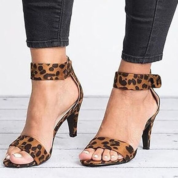 BRAND NEW WOMEN  OPEN-TOE  ANKLE-STRAP LOW HEEL ANIMAL PRINT SANDAL - Picture 1 of 14